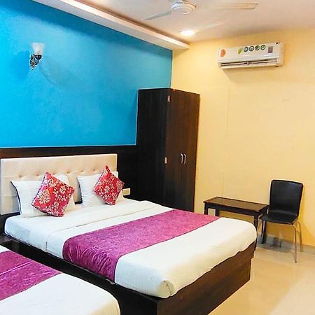 Hotel Golden Galaxy - Santacruz East Мумбаи Экстерьер фото
