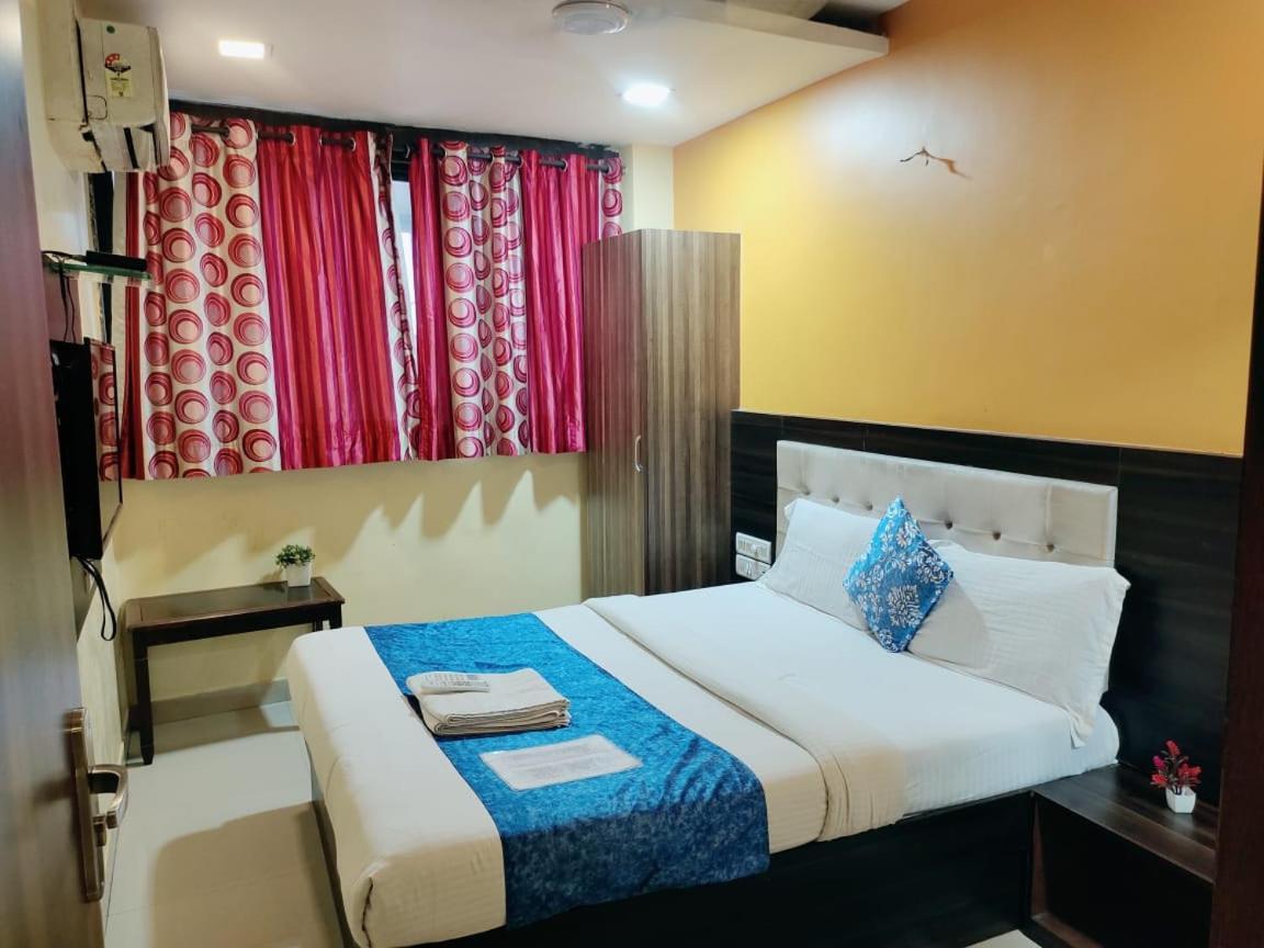 Hotel Golden Galaxy - Santacruz East Мумбаи Экстерьер фото