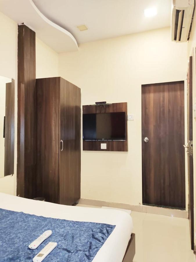 Hotel Golden Galaxy - Santacruz East Мумбаи Экстерьер фото