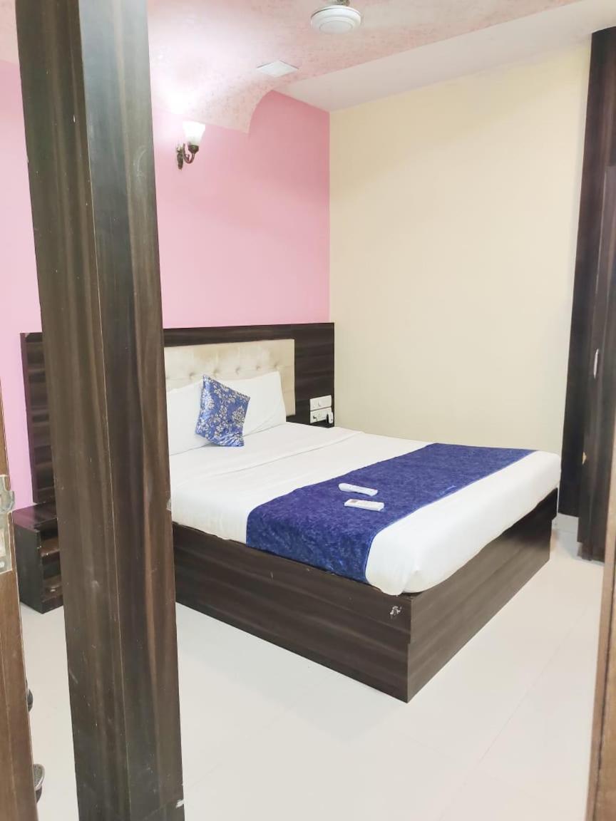 Hotel Golden Galaxy - Santacruz East Мумбаи Экстерьер фото
